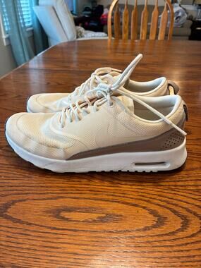 Nike Air Max Thea Oatmeal Tan White Size 8.5
